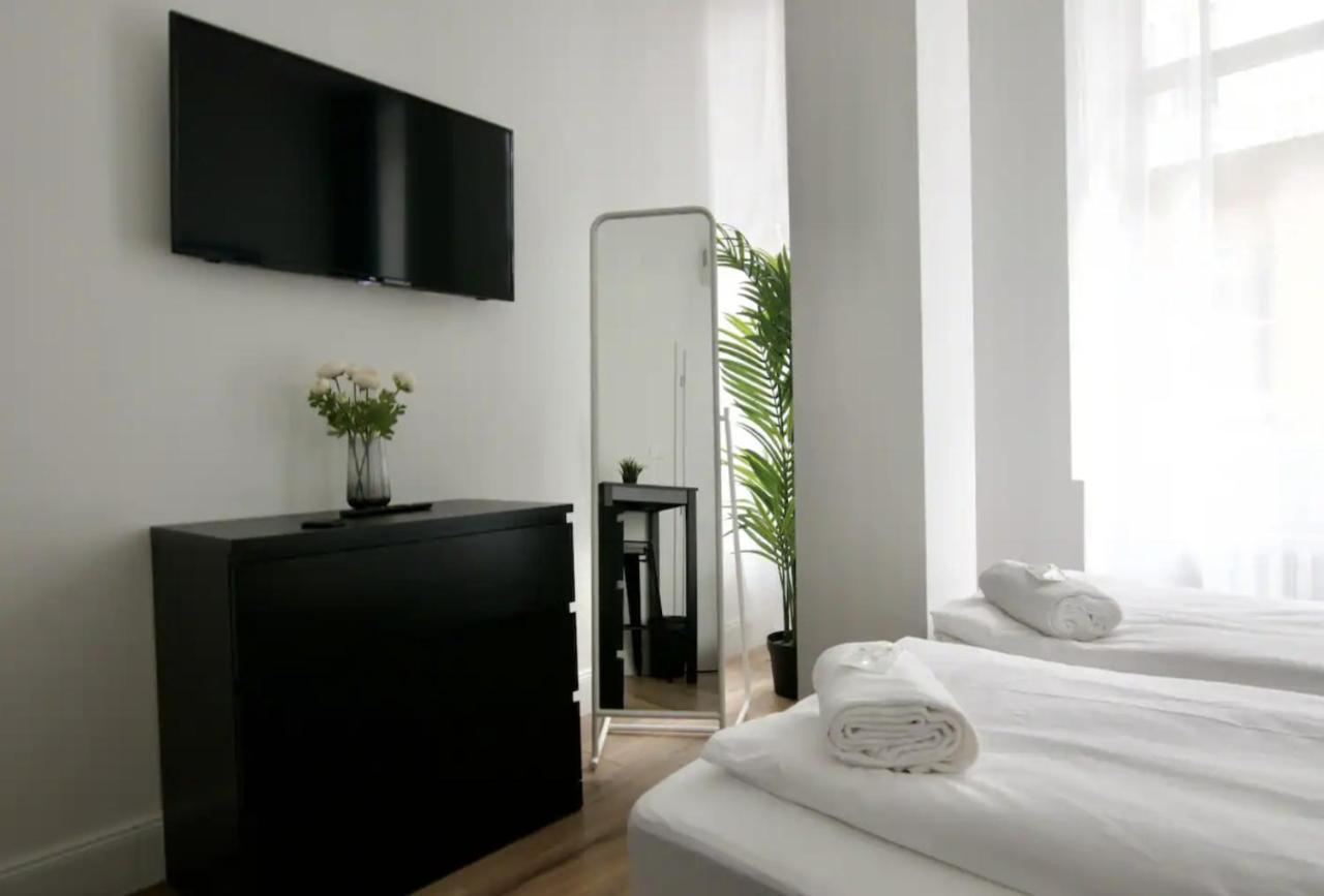 Studio Apartments By Hi5- Apartment In Downtown Budapest Kültér fotó