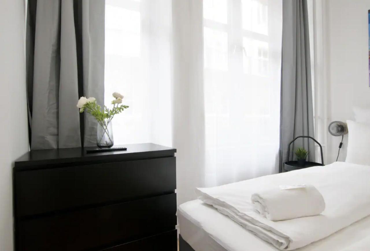 Studio Apartments By Hi5- Apartment In Downtown Budapest Kültér fotó
